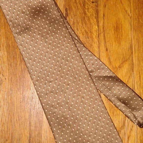 Elevee Brown & White Polka Dot 100% Silk Neck Tie - Picture 2 of 4